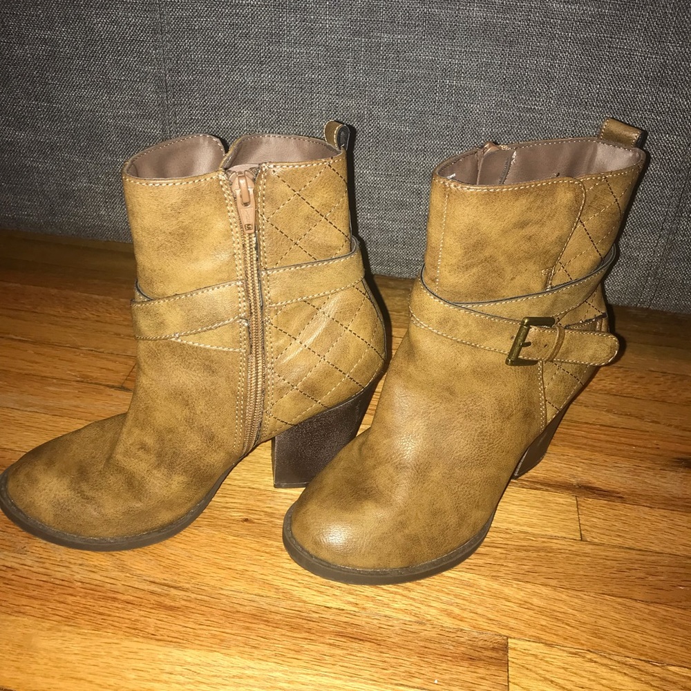 Brown booties - Picture 3 of 5
